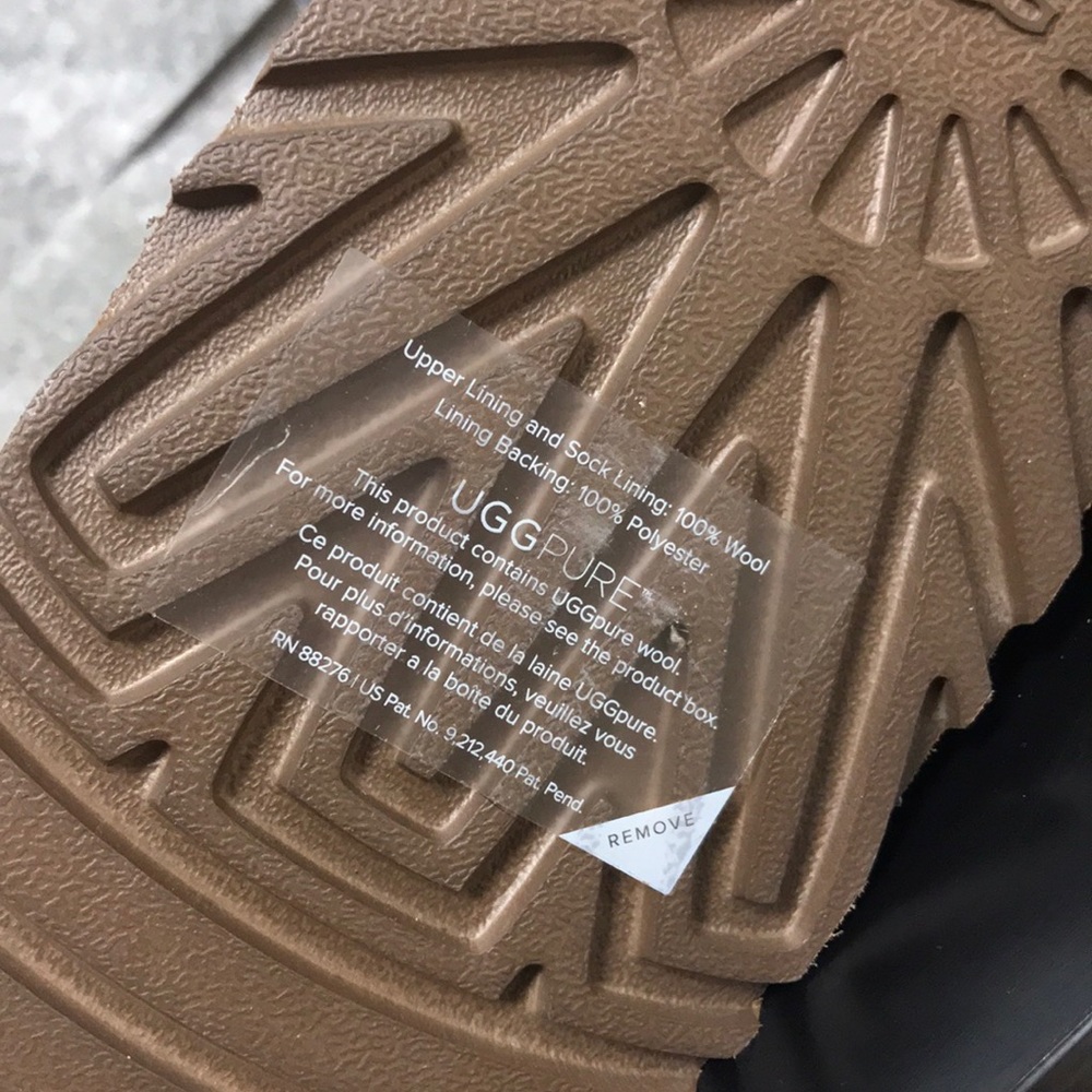 🎁 UGG Classic Clear Mini Waterproof Boots - Picture 16 of 16